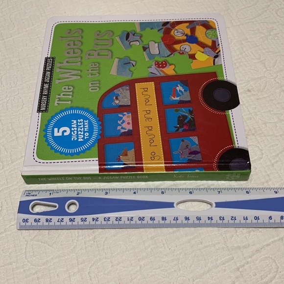 Jigsaw Puzzles in a Board Book “Wheels on the Bus” - Picture 9 of 12
